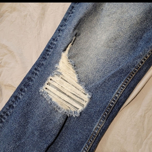 Vigoss Womens Size 32 Stevie Crop straight dk. Wash Distressed Jeans - Picture 7 of 12